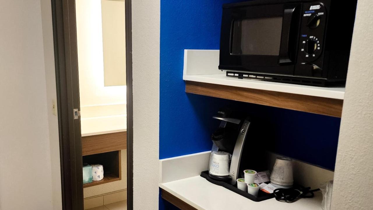 Holiday Inn Express Hotel & Suites Chicago South Lansing By Ihg Экстерьер фото