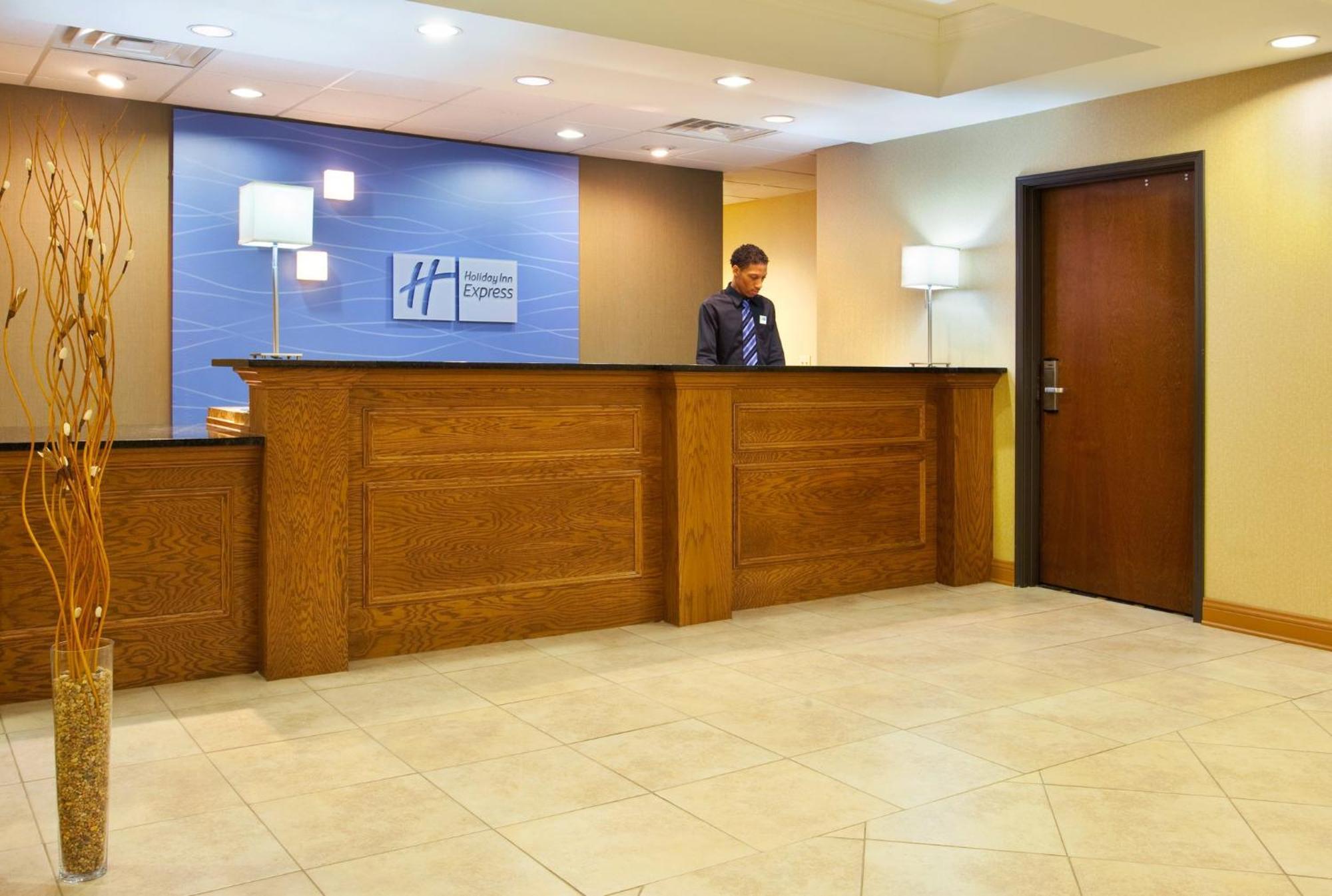Holiday Inn Express Hotel & Suites Chicago South Lansing By Ihg Экстерьер фото